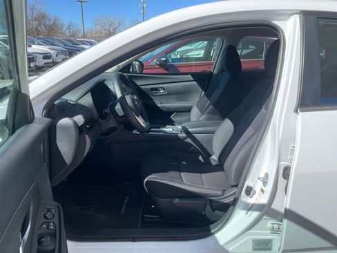 Used 2025 Nissan Sentra SV image 24