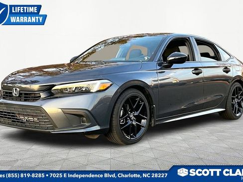 Used 2024 Honda Civic Sport image 3