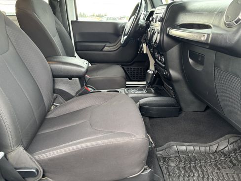 Used 2015 Jeep Wrangler Sport AWD/4WD image 27