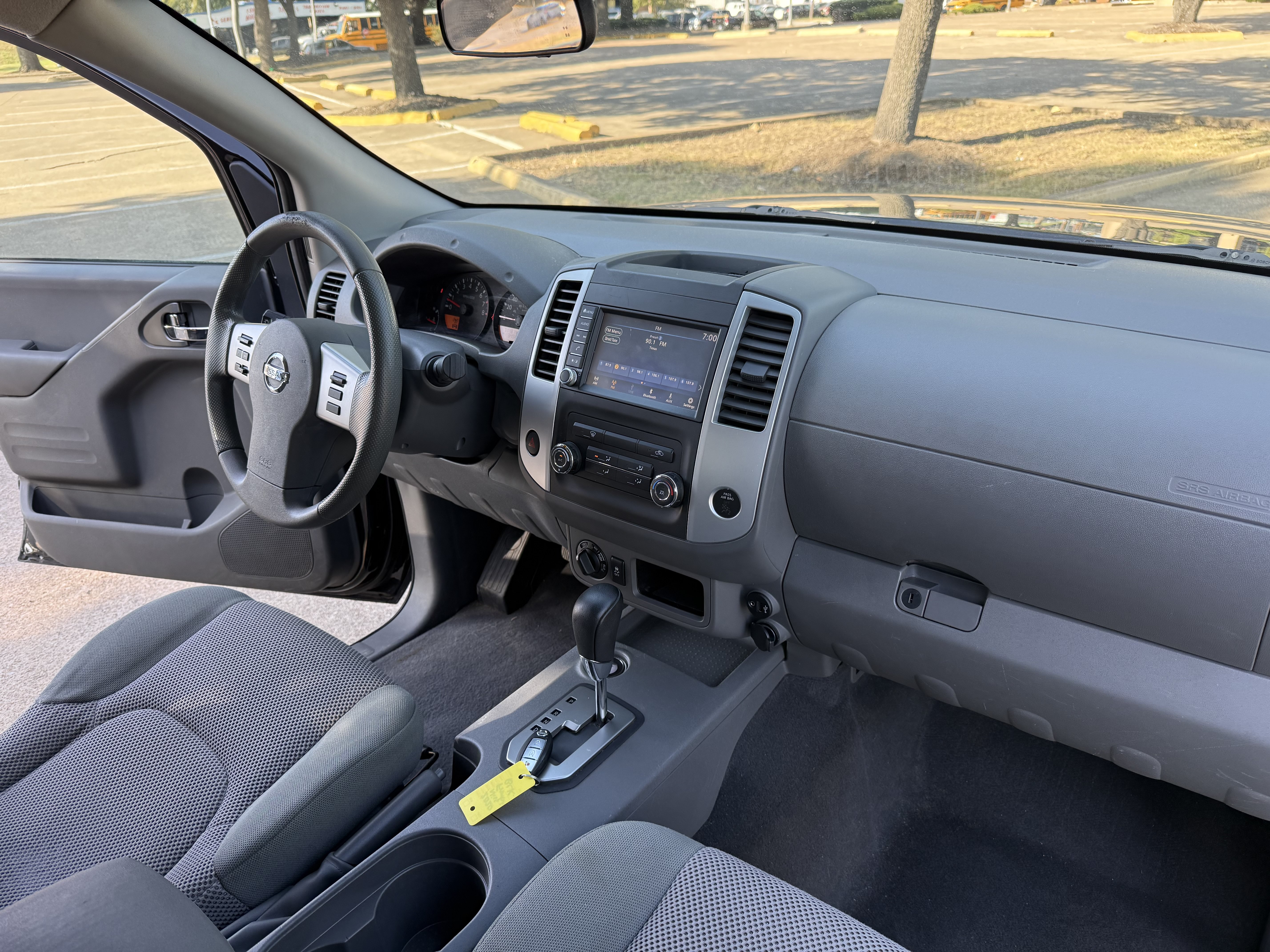 Used 2020 Nissan Frontier SV w/ SV Utility Package AWD/4WD image 11
