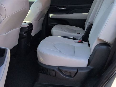 New 2026 Toyota Grand Highlander XLE image 23