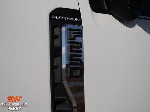 Used 2023 Ford F250 Platinum w/ FX4 Off-Road Package image 8