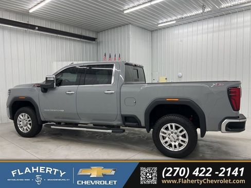 Used 2024 GMC Sierra 2500 SLT w/ SLT Premium Package image 5