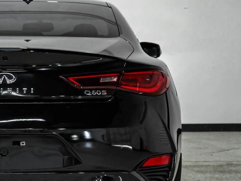 Used 2017 INFINITI Q60 Red Sport 400 RWD image 51