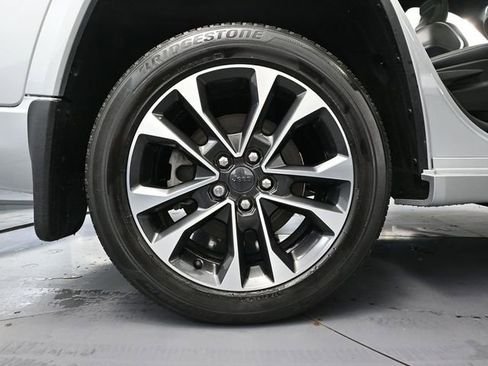 Used 2022 Jeep Grand Cherokee L Overland w/ Advanced Protech Group III image 17