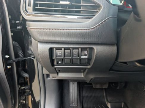 Used 2026 Subaru Forester Touring AWD/4WD image 11
