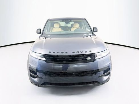 Used 2024 Land Rover Range Rover Sport SE image 2