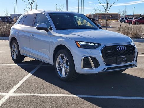 Certified 2024 Audi Q5 e Prestige image 7