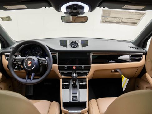 Certified 2026 Porsche Macan AWD/4WD image 11