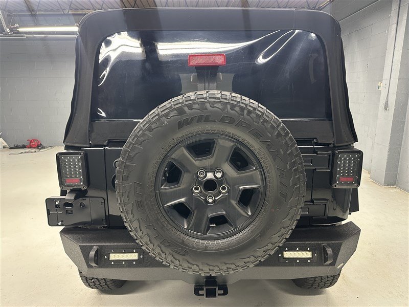 Used 2016 Jeep Wrangler Unlimited Sahara AWD/4WD image 6