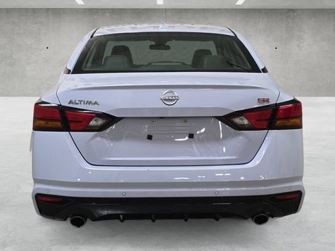 Used 2024 Nissan Altima 2.5 SR FWD image 15