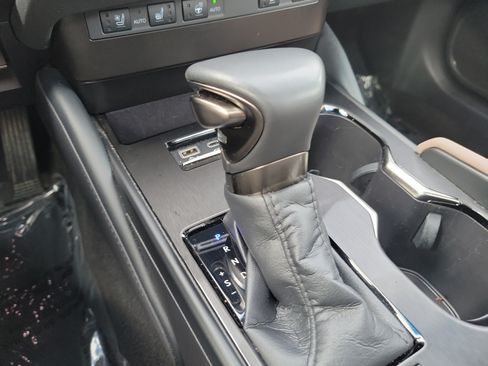 Used 2024 Lexus ES 350 w/ Premium Package FWD image 28