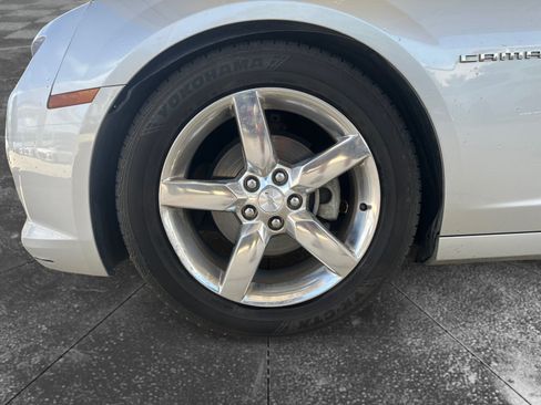 Used 2015 Chevrolet Camaro LT RWD image 9