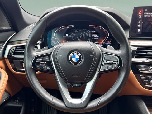 Used 2022 BMW 530i w/ Premium Package RWD image 9