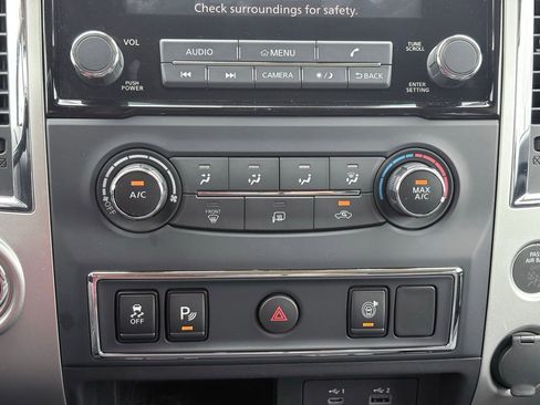 Used 2021 Nissan Titan SV w/ Accessory Utility Package image 11