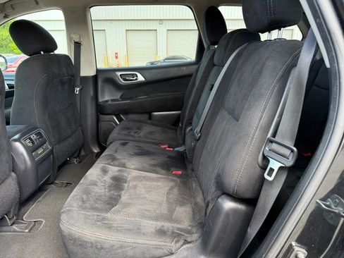Used 2015 Nissan Pathfinder SV w/ Trailer Tow Package FWD image 26