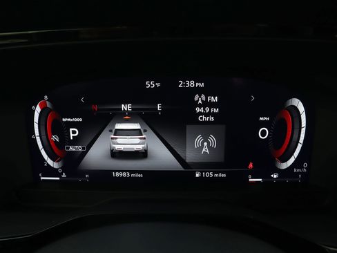 Used 2024 Nissan Pathfinder Platinum image 11