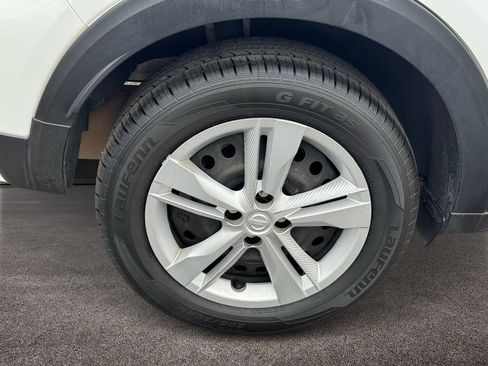 Used 2024 Nissan Kicks S FWD image 8