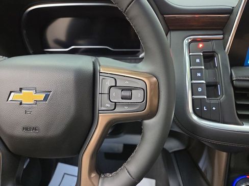 Certified 2023 Chevrolet Suburban High Country w/ Premium Package 2 AWD/4WD image 21