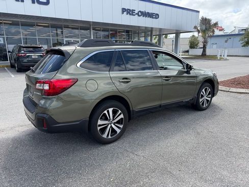 Used 2018 Subaru Outback 2.5i Limited image 3