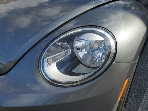 Used 2012 Volkswagen Beetle 2.5 image 9