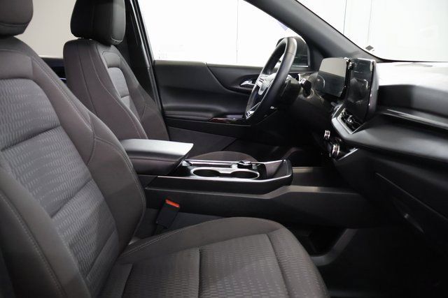 Used 2026 Chevrolet Equinox LT AWD/4WD image 25
