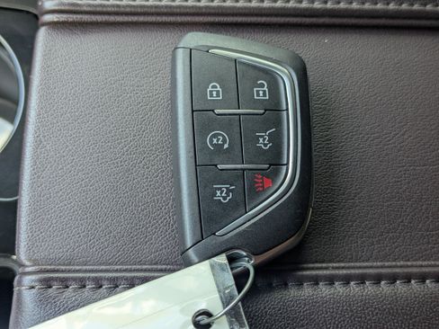 Used 2024 Cadillac Escalade ESV Sport Platinum w/ LPO, ONYX Package AWD/4WD image 31
