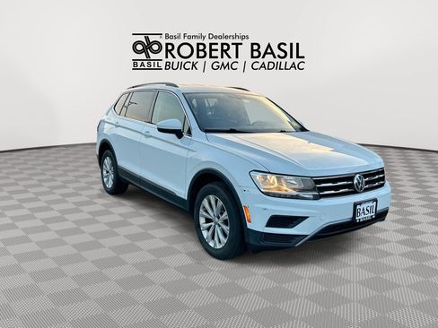 Used 2018 Volkswagen Tiguan SE AWD/4WD image 2
