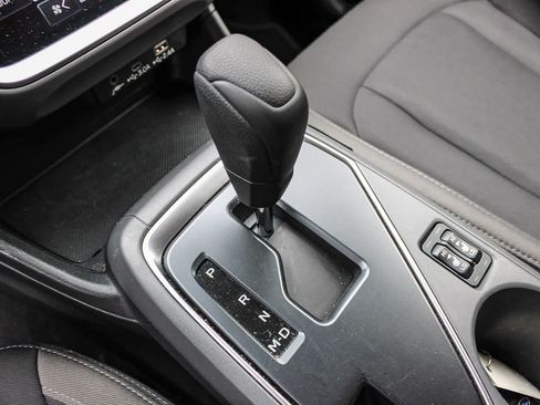 Used 2025 Subaru Crosstrek 2.5i Premium AWD/4WD image 17