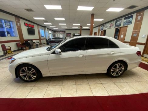 Used 2014 Mercedes-Benz E 350 4MATIC w/ Premium 1 Package image 4