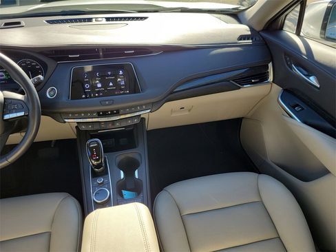 Used 2023 Cadillac XT4 Premium Luxury image 47