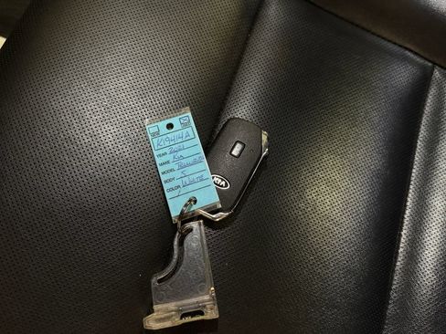 Used 2021 Kia Telluride S AWD/4WD image 32
