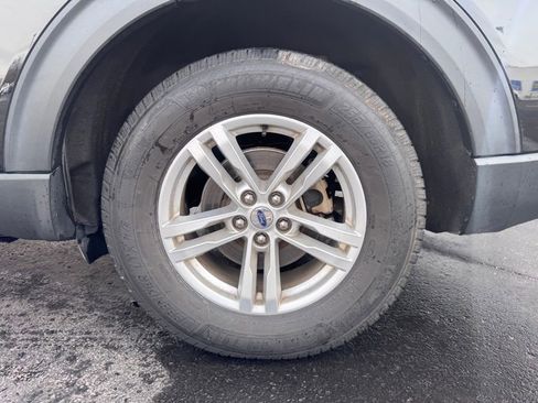 Used 2021 Ford Explorer XLT w/ Equipment Group 202A image 27