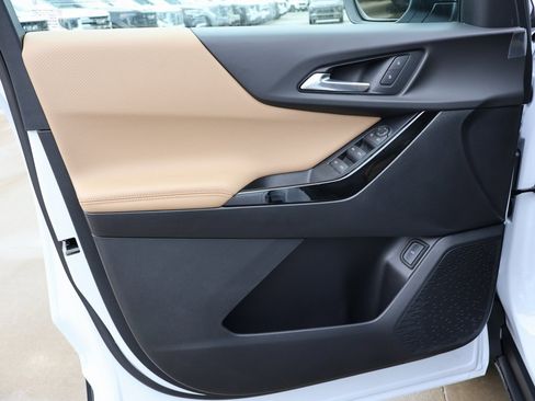 New 2026 Chevrolet Equinox ACTIV image 11