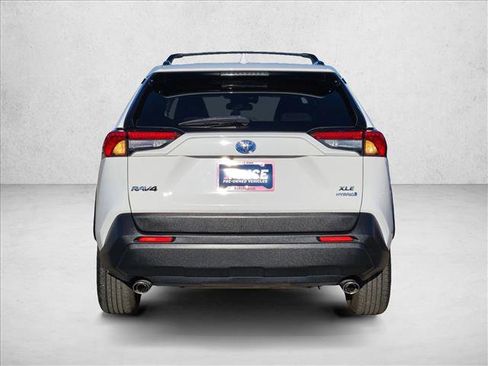 Used 2020 Toyota RAV4 XLE image 6