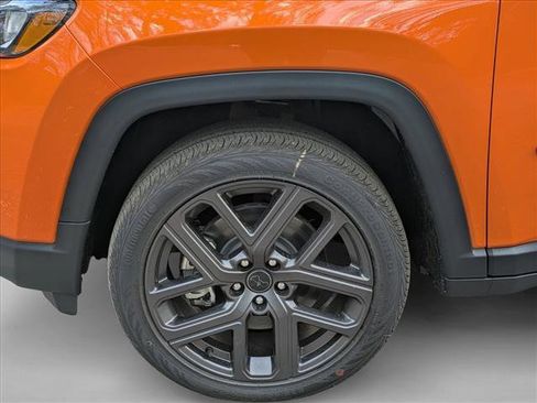 New 2026 Jeep Compass Latitude w/ Sun and Sound Group AWD/4WD image 10