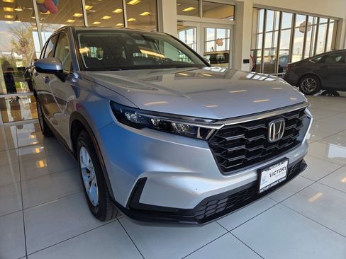 Certified 2025 Honda CR-V LX image 3