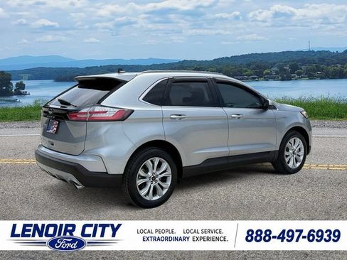 Certified 2022 Ford Edge Titanium AWD/4WD image 3