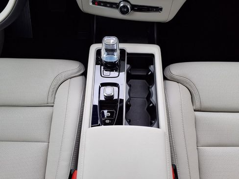 New 2026 Volvo XC90 T8 Ultra w/ Lounge Package AWD/4WD image 21