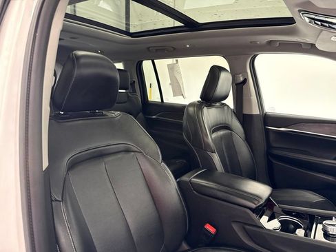 Used 2021 Jeep Grand Cherokee L Limited AWD/4WD image 15