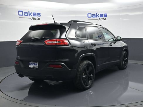 Used 2015 Jeep Cherokee Latitude w/ Comfort/Convenience Group FWD image 7