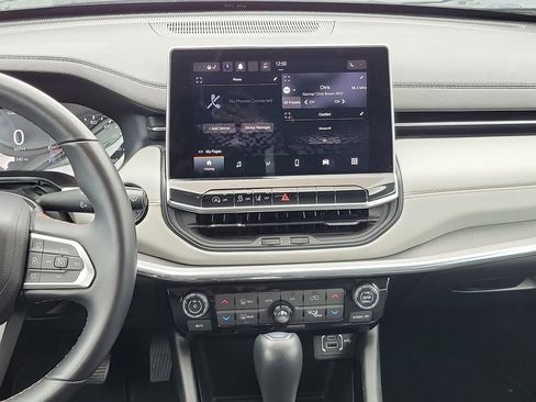 Used 2022 Jeep Compass Limited image 30