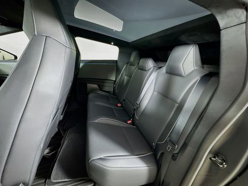 Used 2024 Tesla Cybertruck AWD Crew Cab image 18