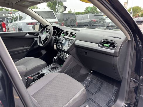 Used 2021 Volkswagen Tiguan S FWD image 37