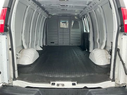 Used 2023 GMC Savana 3500 Extended w/ Driver Convenience Package image 19