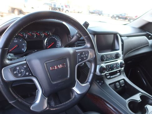 Used 2019 GMC Yukon XL SLT image 12