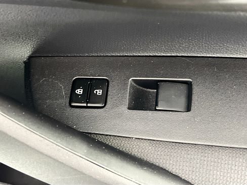 Used 2024 Toyota Corolla LE FWD image 30