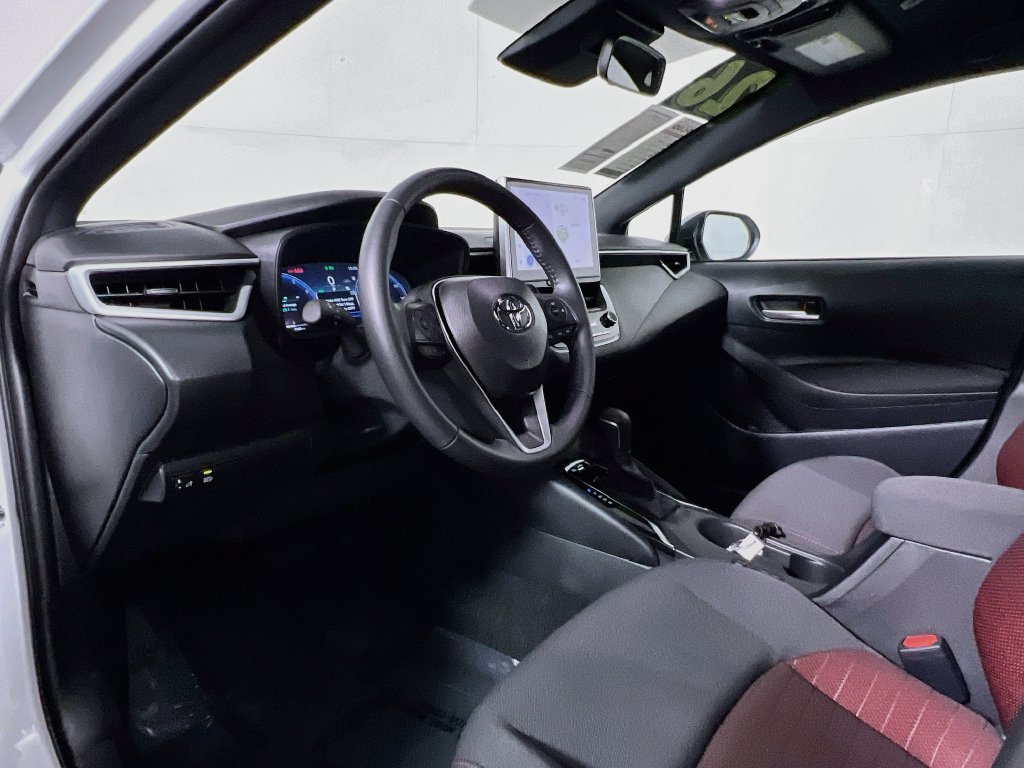 Used 2026 Toyota Corolla SE w/ SE Package FWD image 27