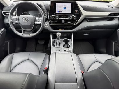 Certified 2025 Toyota Highlander XLE