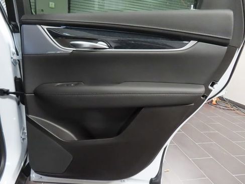 Certified 2024 Cadillac XT5 Premium Luxury FWD image 11